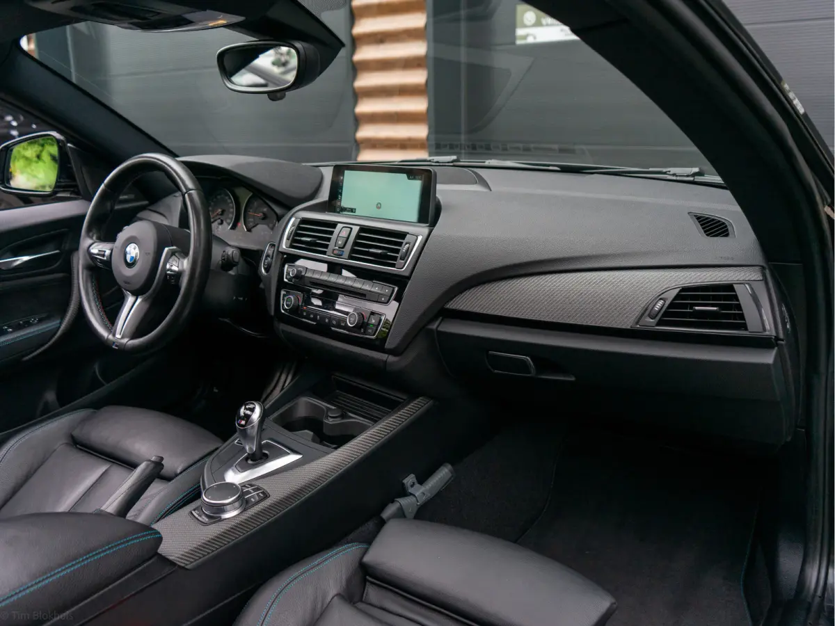 M2 DCT 370PK NIEUWSTAAT I NL-AUTO I NAP I DEALER-ONDERHOUDEN I I 19" I Harman kardon I Leer I Schuifdak I Memory I Camera I Led I Carplay I Carbon I