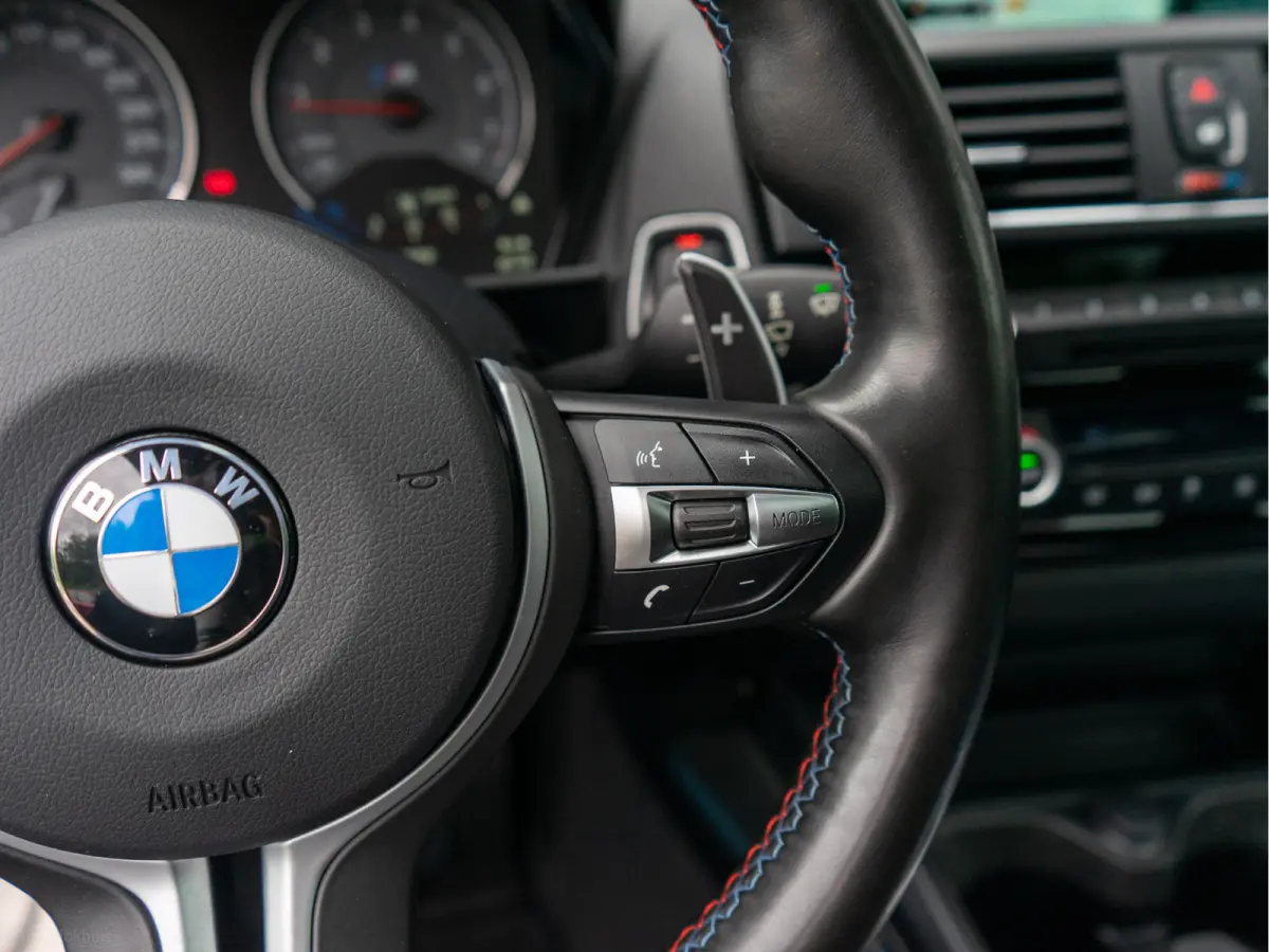 M2 DCT 370PK NIEUWSTAAT I NL-AUTO I NAP I DEALER-ONDERHOUDEN I I 19" I Harman kardon I Leer I Schuifdak I Memory I Camera I Led I Carplay I Carbon I