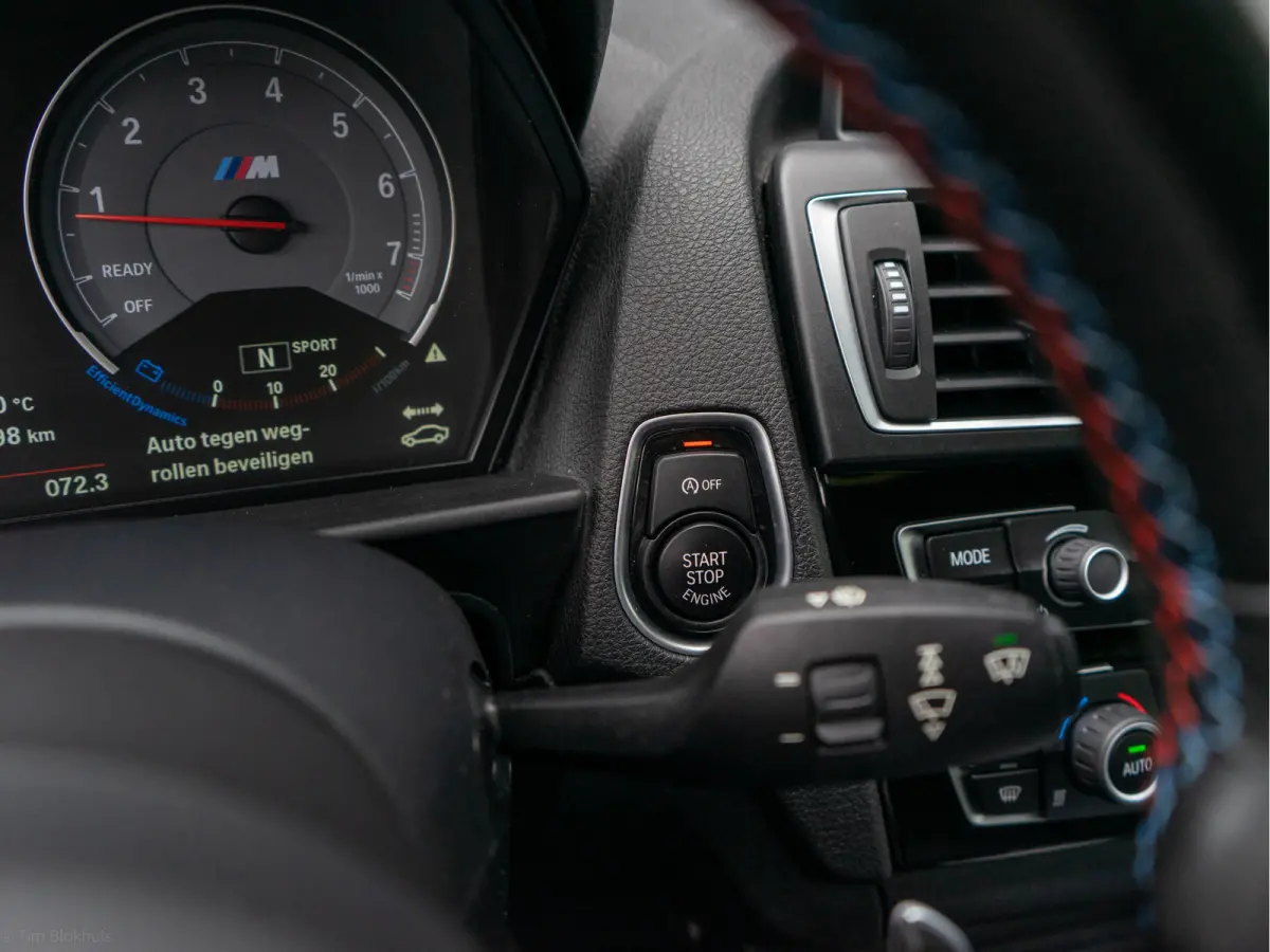 M2 DCT 370PK NIEUWSTAAT I NL-AUTO I NAP I DEALER-ONDERHOUDEN I I 19" I Harman kardon I Leer I Schuifdak I Memory I Camera I Led I Carplay I Carbon I