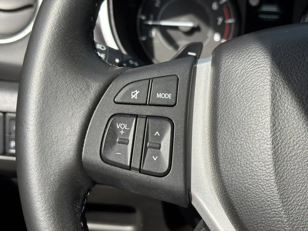 1.5 Hybrid Select / Allseason Banden / Navi / Stoelverwarming / Applecarplay/AndroidAuto /