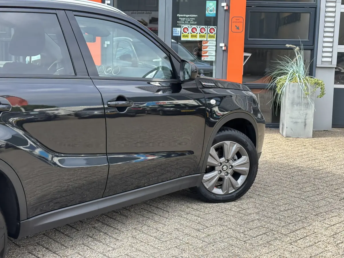 1.5 Hybrid Select / Allseason Banden / Navi / Stoelverwarming / Applecarplay/AndroidAuto /