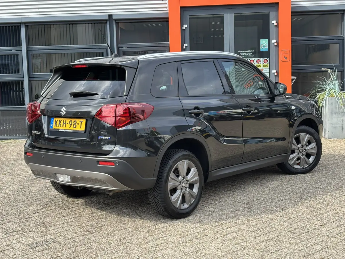 1.5 Hybrid Select / Allseason Banden / Navi / Stoelverwarming / Applecarplay/AndroidAuto /