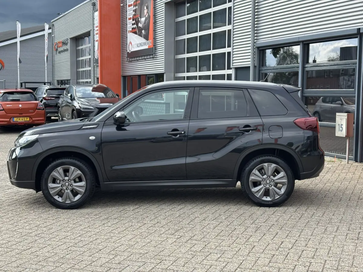 1.5 Hybrid Select / Allseason Banden / Navi / Stoelverwarming / Applecarplay/AndroidAuto /