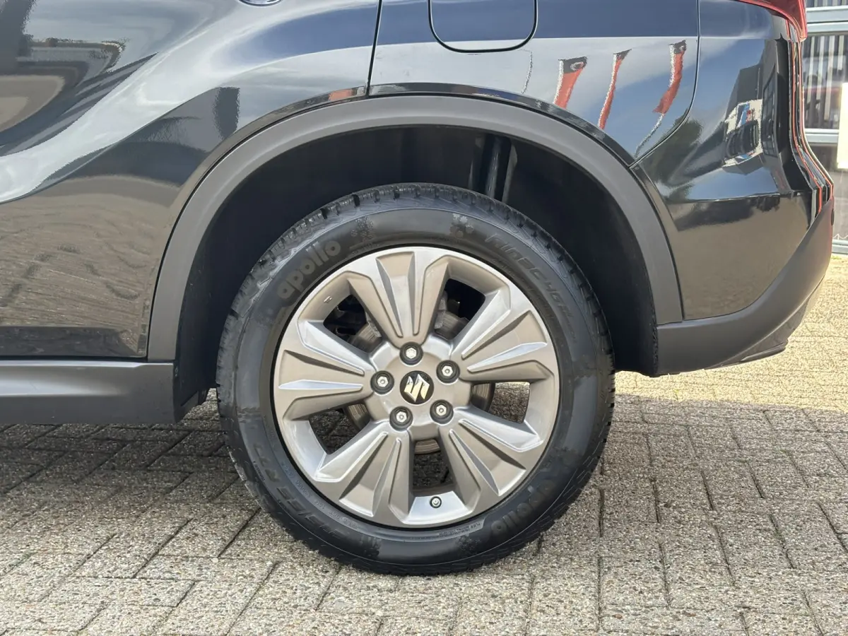 1.5 Hybrid Select / Allseason Banden / Navi / Stoelverwarming / Applecarplay/AndroidAuto /