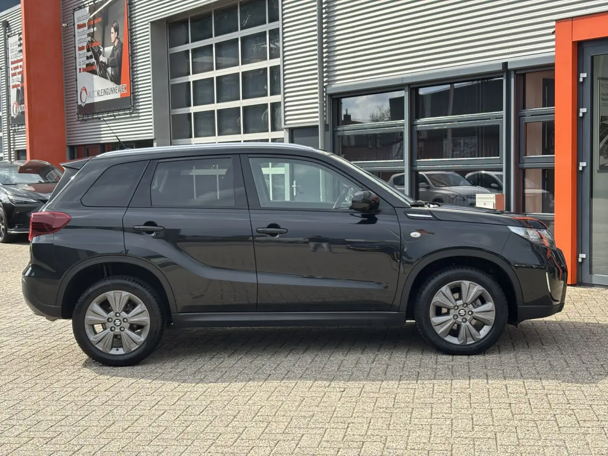 1.5 Hybrid Select / Allseason Banden / Navi / Stoelverwarming / Applecarplay/AndroidAuto /