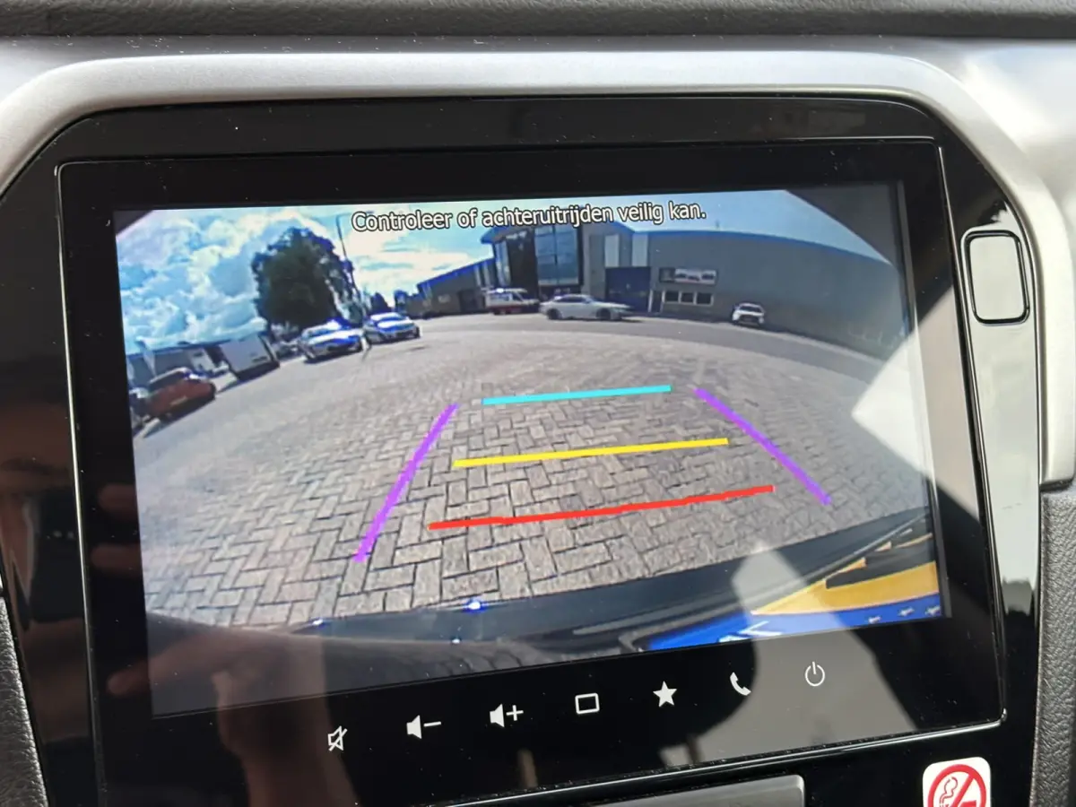 1.5 Hybrid Select / Allseason Banden / Navi / Stoelverwarming / Applecarplay/AndroidAuto /