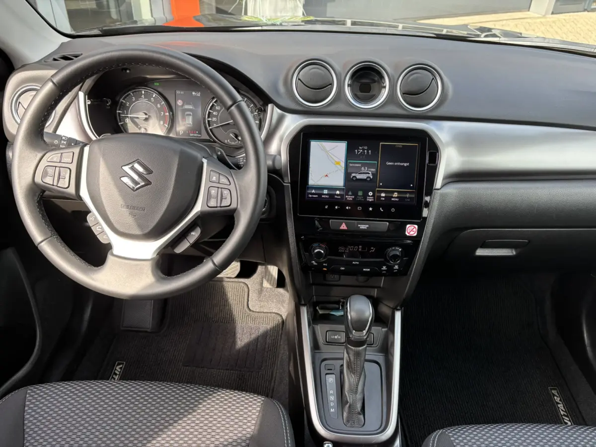 1.5 Hybrid Select / Allseason Banden / Navi / Stoelverwarming / Applecarplay/AndroidAuto /