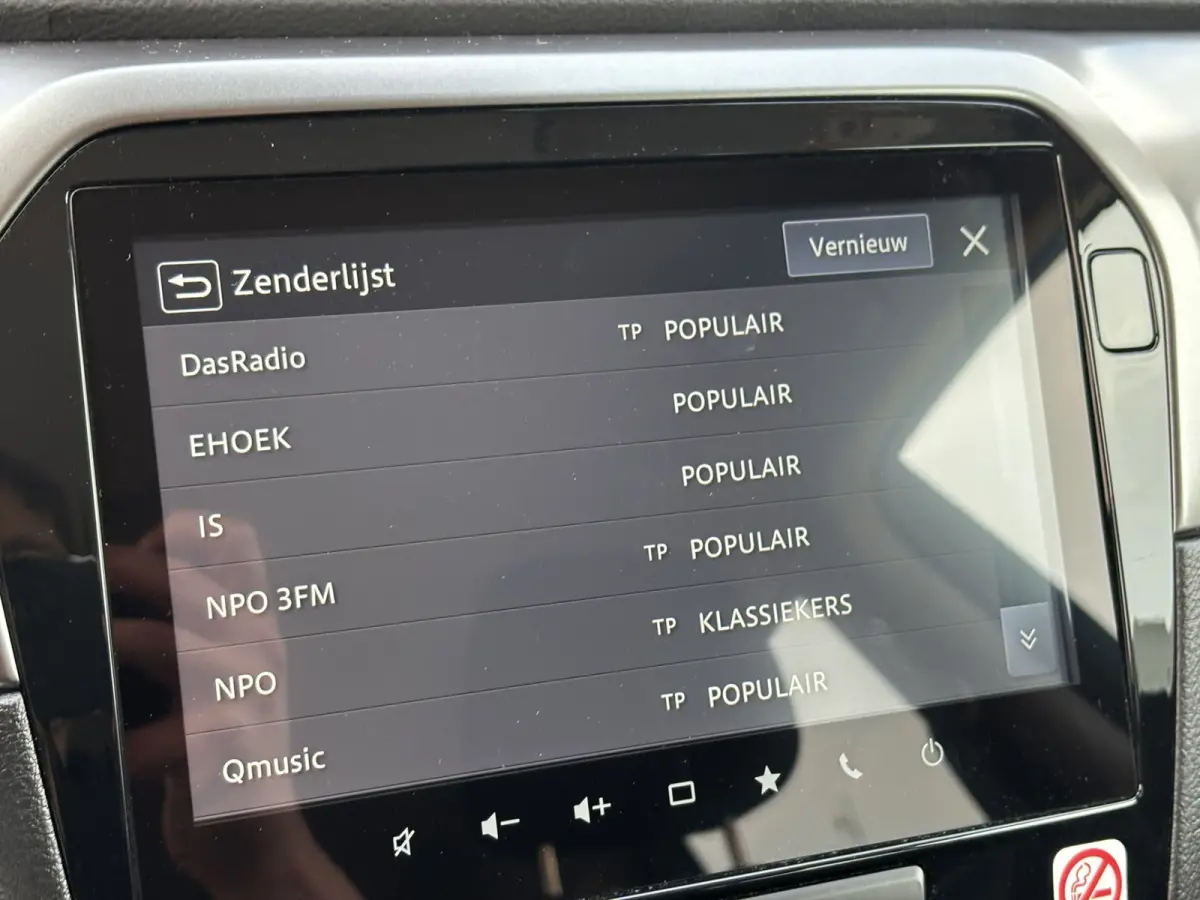 1.5 Hybrid Select / Allseason Banden / Navi / Stoelverwarming / Applecarplay/AndroidAuto /