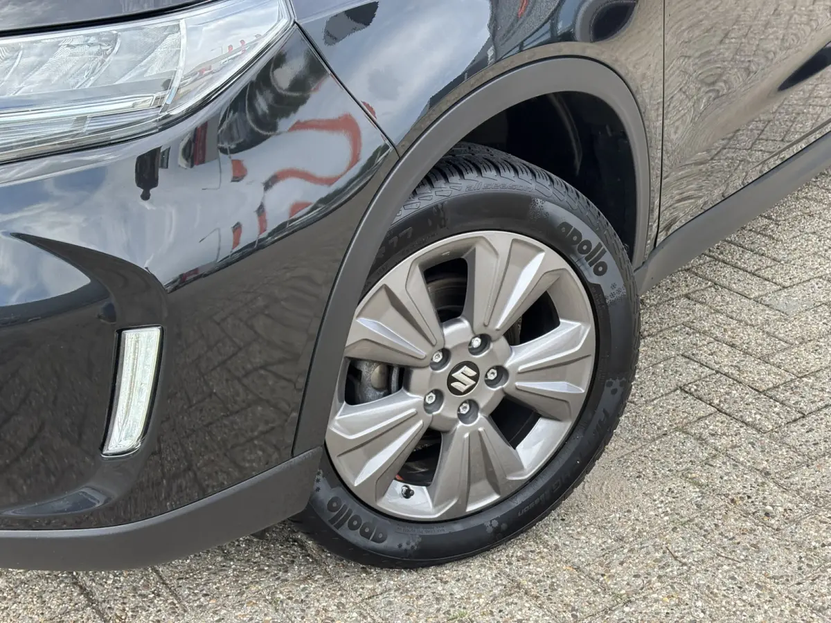 1.5 Hybrid Select / Allseason Banden / Navi / Stoelverwarming / Applecarplay/AndroidAuto /