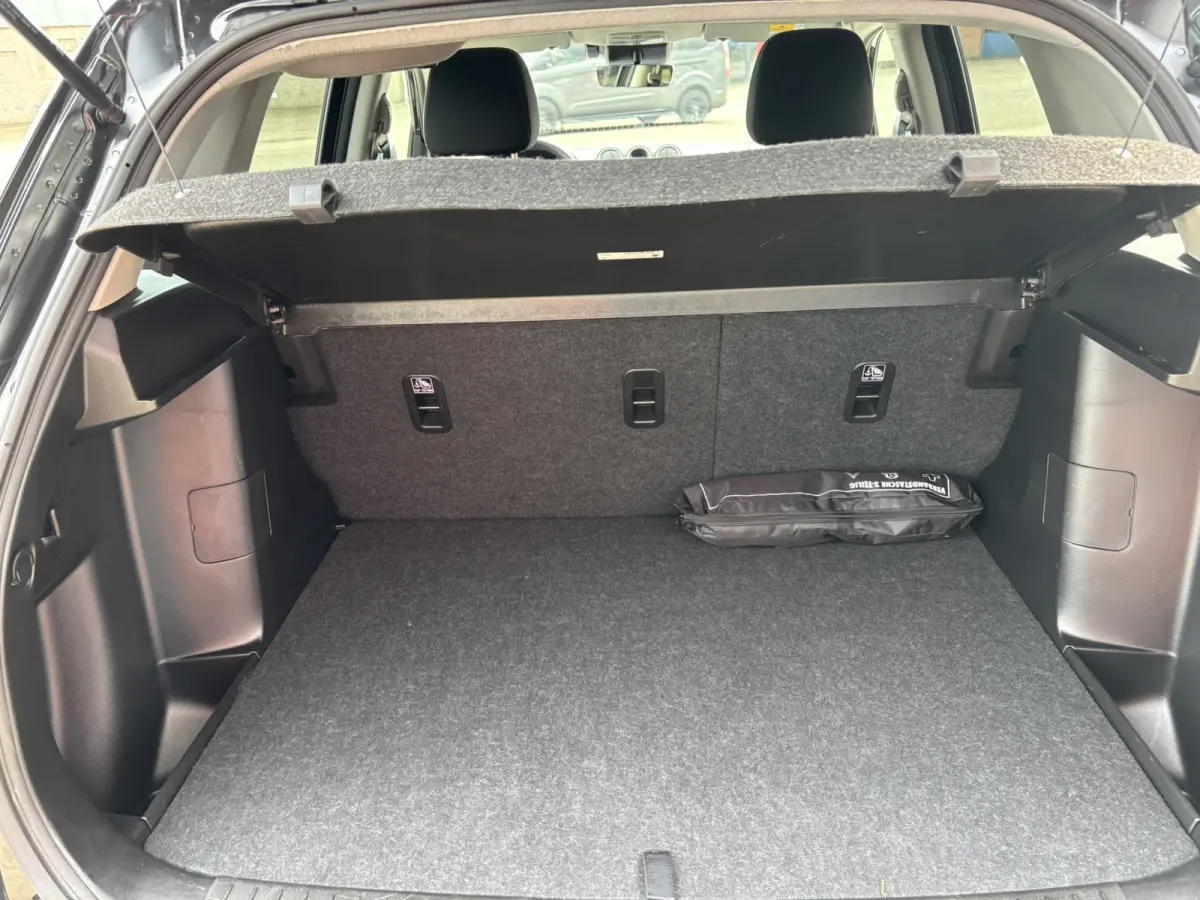 1.5 Hybrid Select / Allseason Banden / Navi / Stoelverwarming / Applecarplay/AndroidAuto /