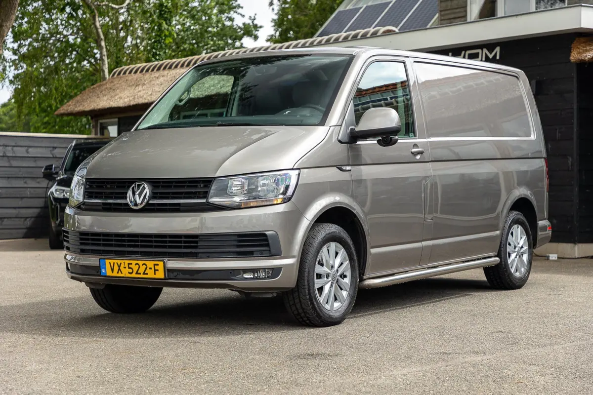 2.0 TDI L1H1 Highline Trekhaak I Leder I 3 Zits I Sidebars I Airco I Cruise I Camera I Android I PDC