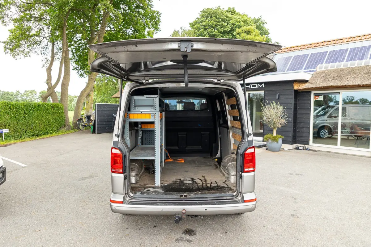 2.0 TDI L1H1 Highline Trekhaak I Leder I 3 Zits I Sidebars I Airco I Cruise I Camera I Android I PDC