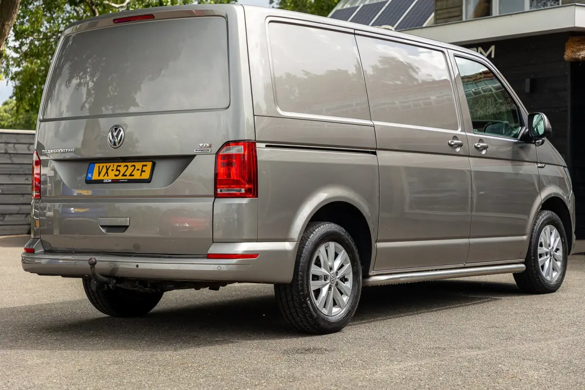 2.0 TDI L1H1 Highline Trekhaak I Leder I 3 Zits I Sidebars I Airco I Cruise I Camera I Android I PDC