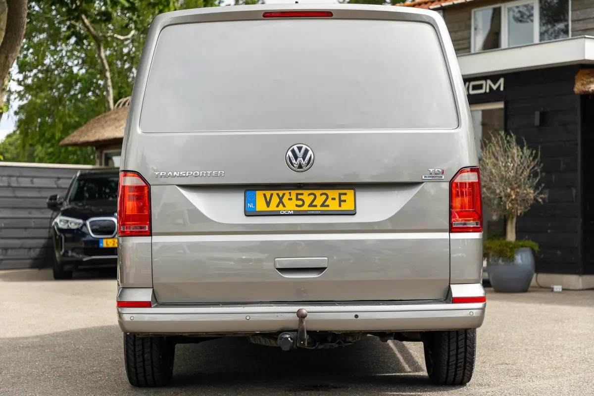 2.0 TDI L1H1 Highline Trekhaak I Leder I 3 Zits I Sidebars I Airco I Cruise I Camera I Android I PDC