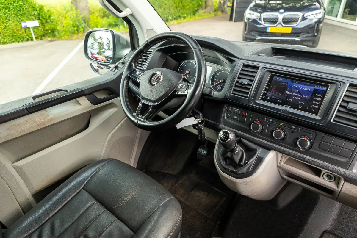 2.0 TDI L1H1 Highline Trekhaak I Leder I 3 Zits I Sidebars I Airco I Cruise I Camera I Android I PDC