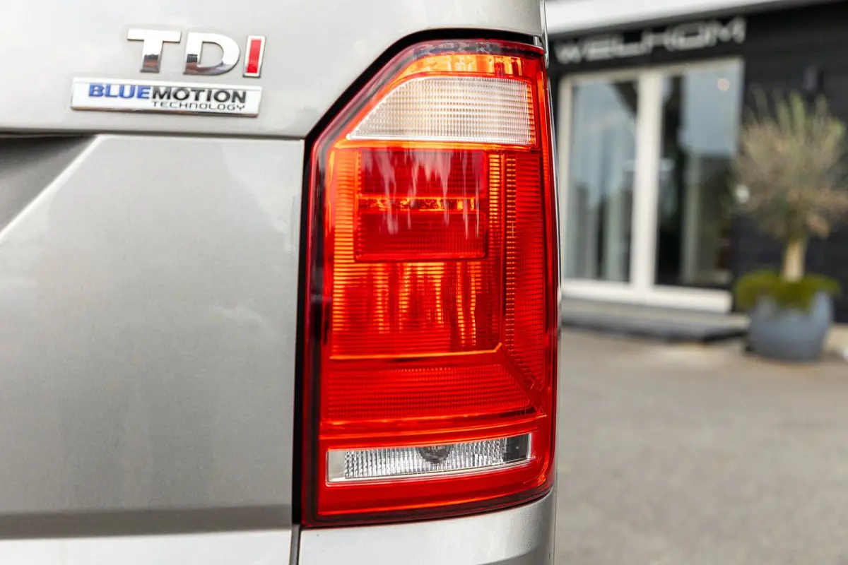 2.0 TDI L1H1 Highline Trekhaak I Leder I 3 Zits I Sidebars I Airco I Cruise I Camera I Android I PDC