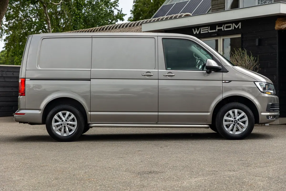 2.0 TDI L1H1 Highline Trekhaak I Leder I 3 Zits I Sidebars I Airco I Cruise I Camera I Android I PDC