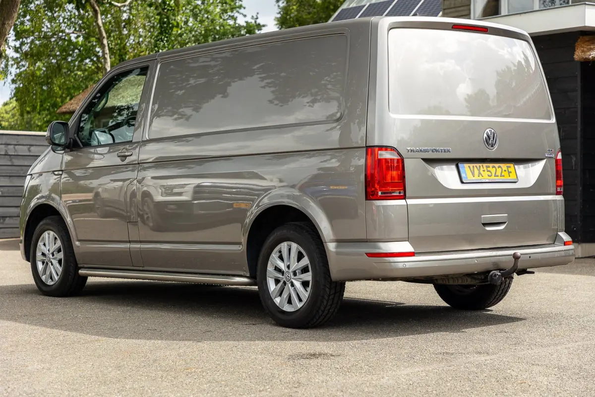 2.0 TDI L1H1 Highline Trekhaak I Leder I 3 Zits I Sidebars I Airco I Cruise I Camera I Android I PDC