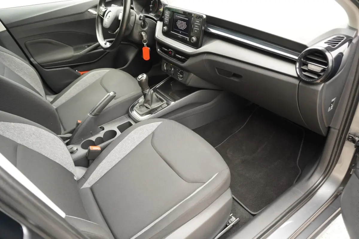 1.0 TSI 95pk Active | LaneAssist | Airco | DAB | VermoeidheidsHerkenning