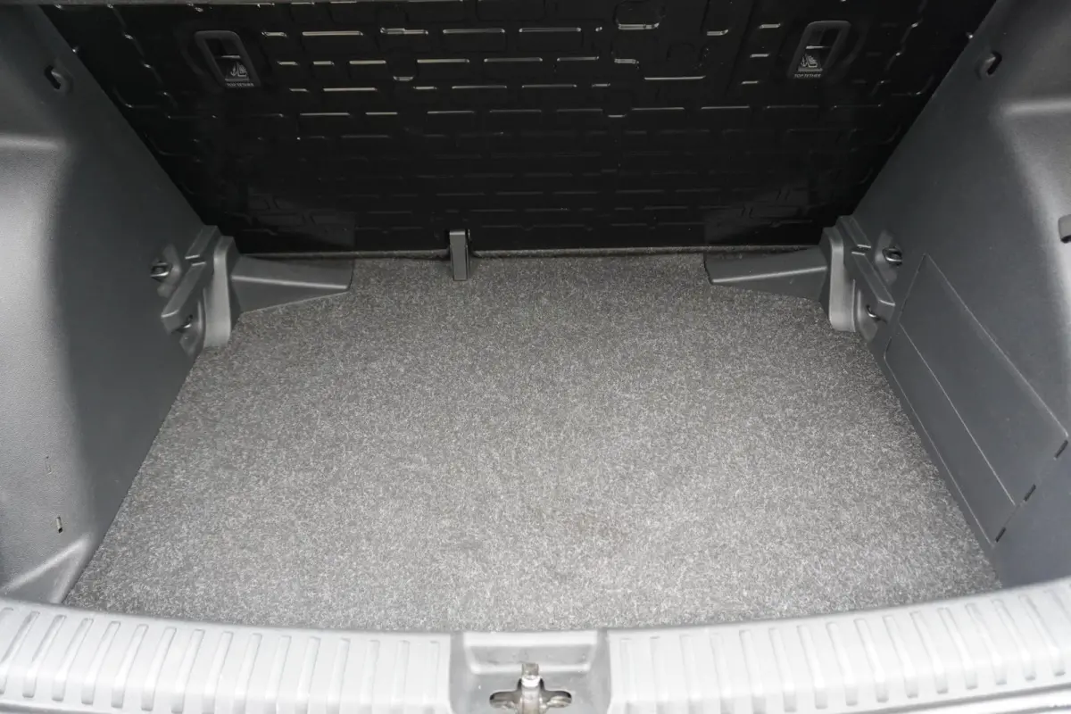 1.0 TSI 95pk Active | LaneAssist | Airco | DAB | VermoeidheidsHerkenning