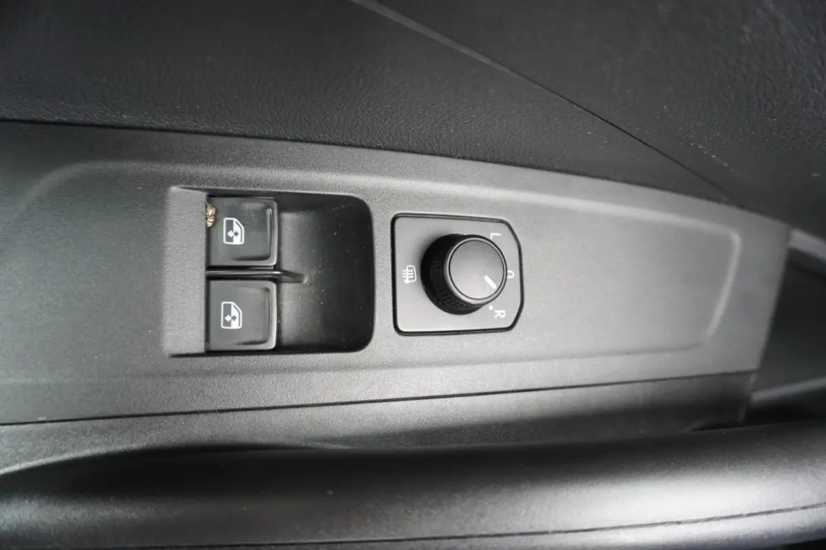1.0 TSI 95pk Active | LaneAssist | Airco | DAB | VermoeidheidsHerkenning