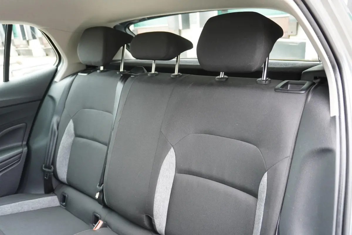 1.0 TSI 95pk Active | LaneAssist | Airco | DAB | VermoeidheidsHerkenning
