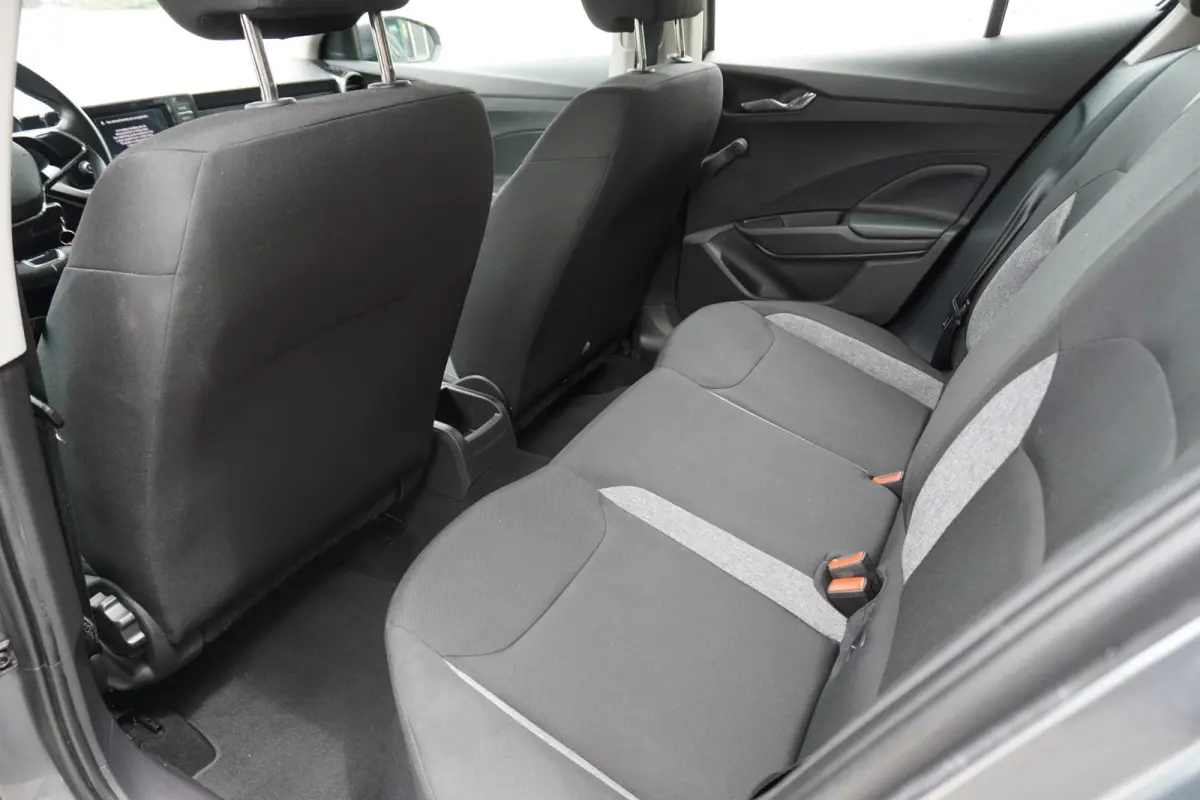 1.0 TSI 95pk Active | LaneAssist | Airco | DAB | VermoeidheidsHerkenning