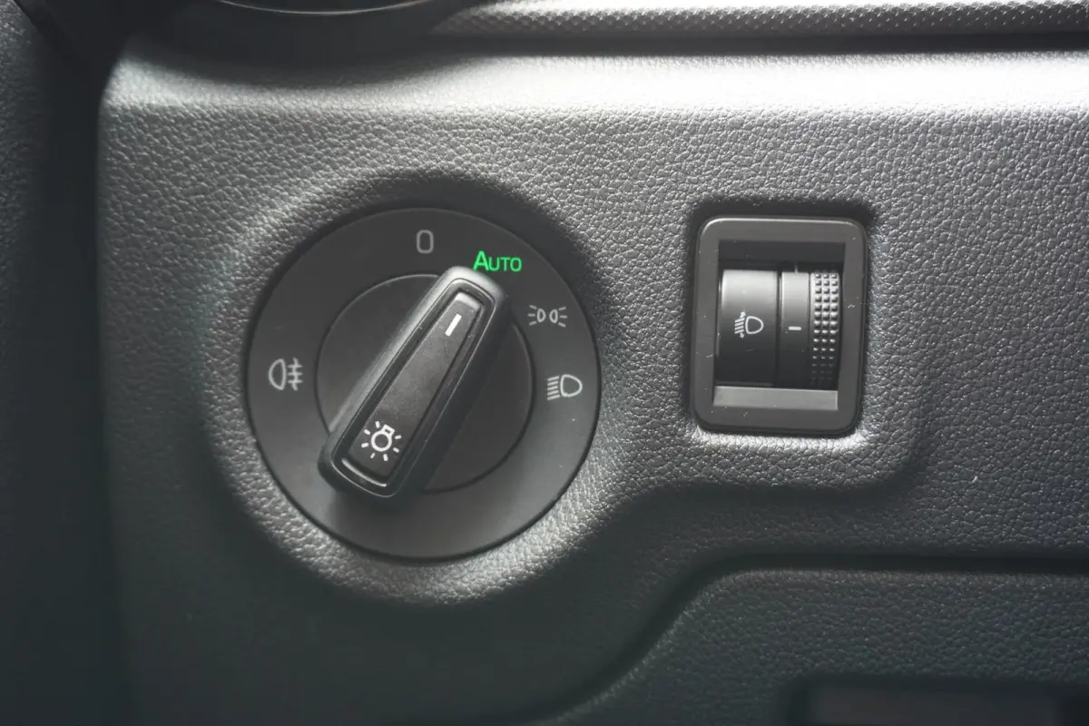 1.0 TSI 95pk Active | LaneAssist | Airco | DAB | VermoeidheidsHerkenning