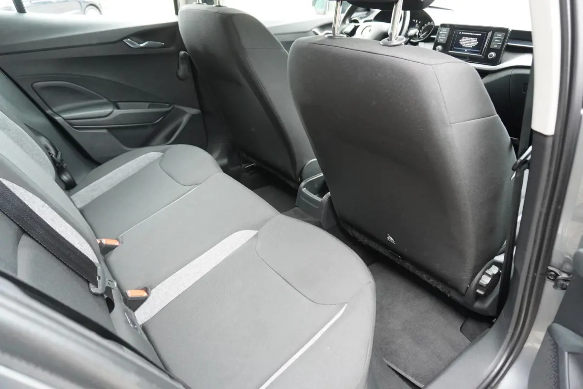 1.0 TSI 95pk Active | LaneAssist | Airco | DAB | VermoeidheidsHerkenning