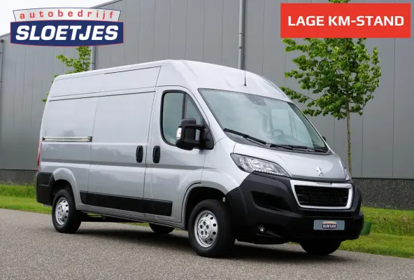 335 2.2 BlueHDi 140 L2H2 Premium in Topstaat |1e eigenaar |Camera |Cruise |Navi |140 pk |3500 KG |BPM vrij |Mooie camperbasis |Metallic lak |Parkeersensoren |EURO6D