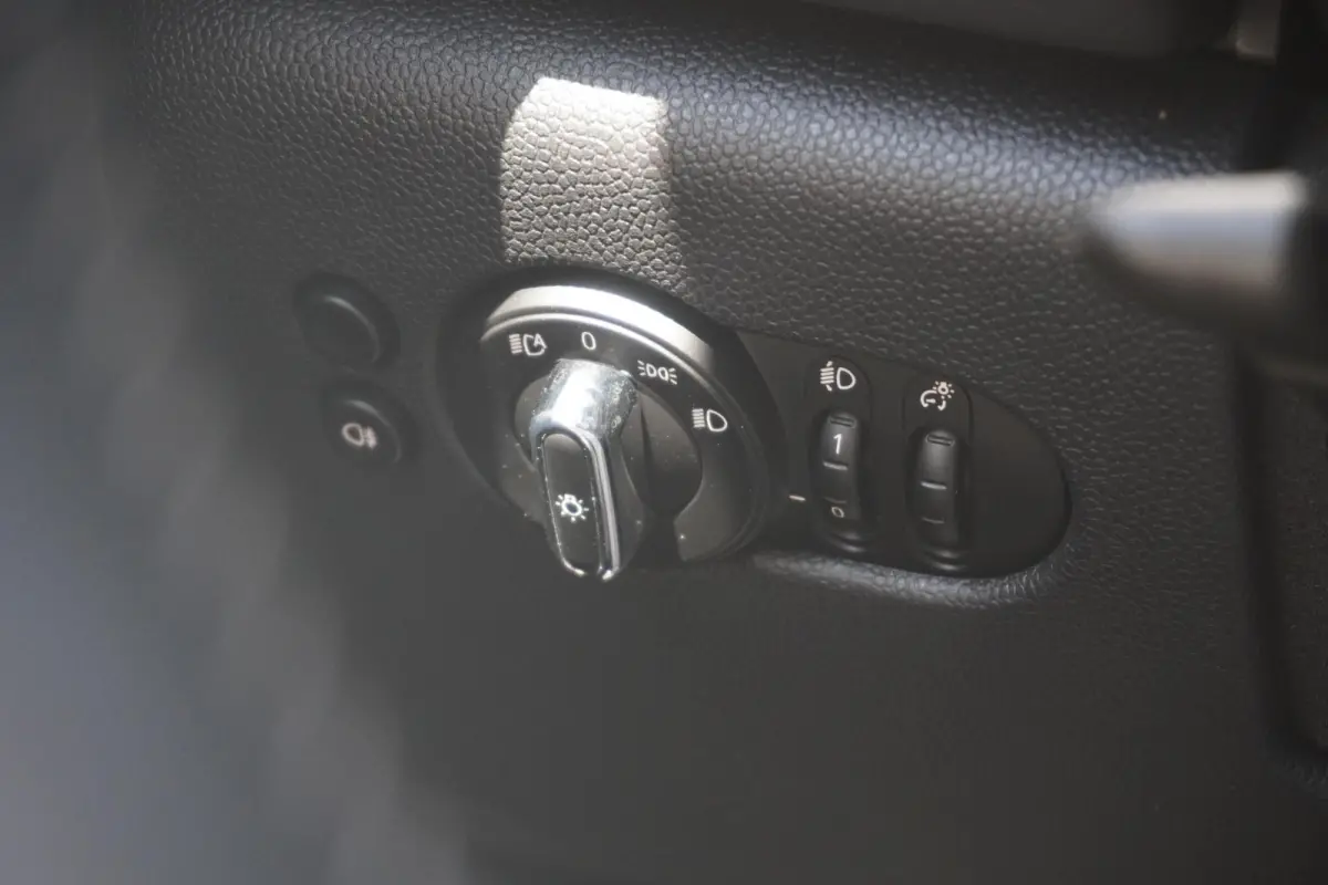 Cooper John Cooper Works Uitvoering | Harman Kardon | Panoramadak | Driving Assistant | Achteruitrijcamera | Stoel & Stuur verwarming
