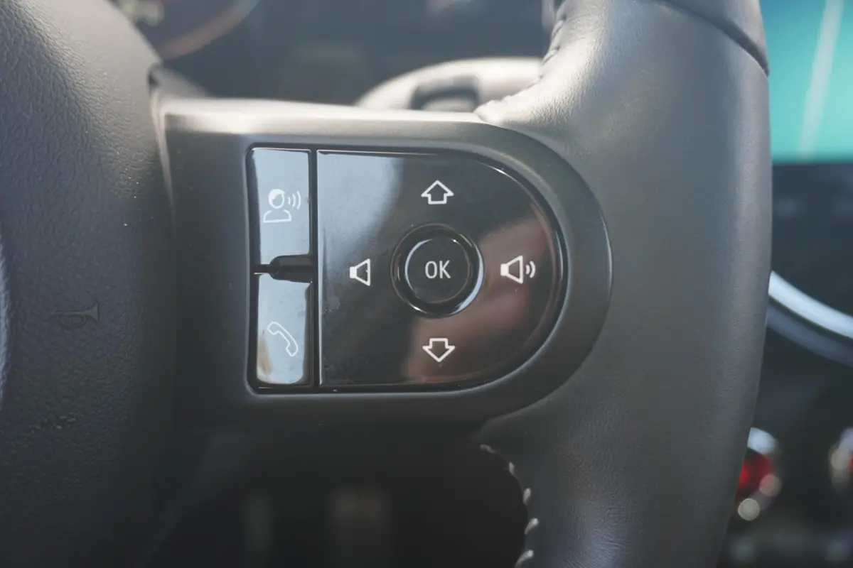 Cooper John Cooper Works Uitvoering | Harman Kardon | Panoramadak | Driving Assistant | Achteruitrijcamera | Stoel & Stuur verwarming