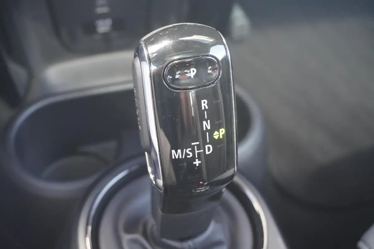 Cooper John Cooper Works Uitvoering | Harman Kardon | Panoramadak | Driving Assistant | Achteruitrijcamera | Stoel & Stuur verwarming