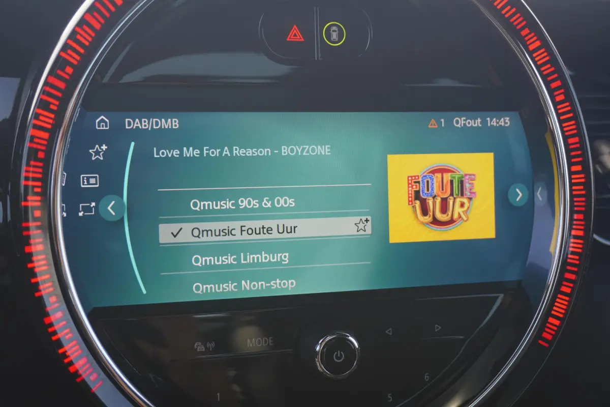 Cooper John Cooper Works Uitvoering | Harman Kardon | Panoramadak | Driving Assistant | Achteruitrijcamera | Stoel & Stuur verwarming
