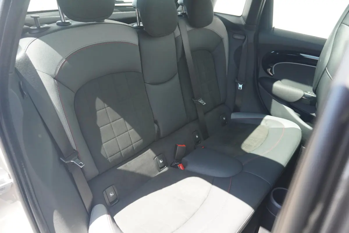 Cooper John Cooper Works Uitvoering | Harman Kardon | Panoramadak | Driving Assistant | Achteruitrijcamera | Stoel & Stuur verwarming