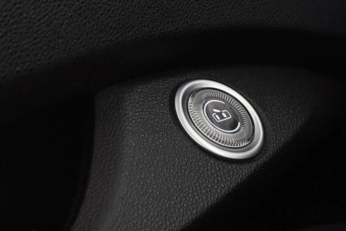 Icon 42 kWh Stoelverwarming 17'' Diamantfinish Velgen Cruise control