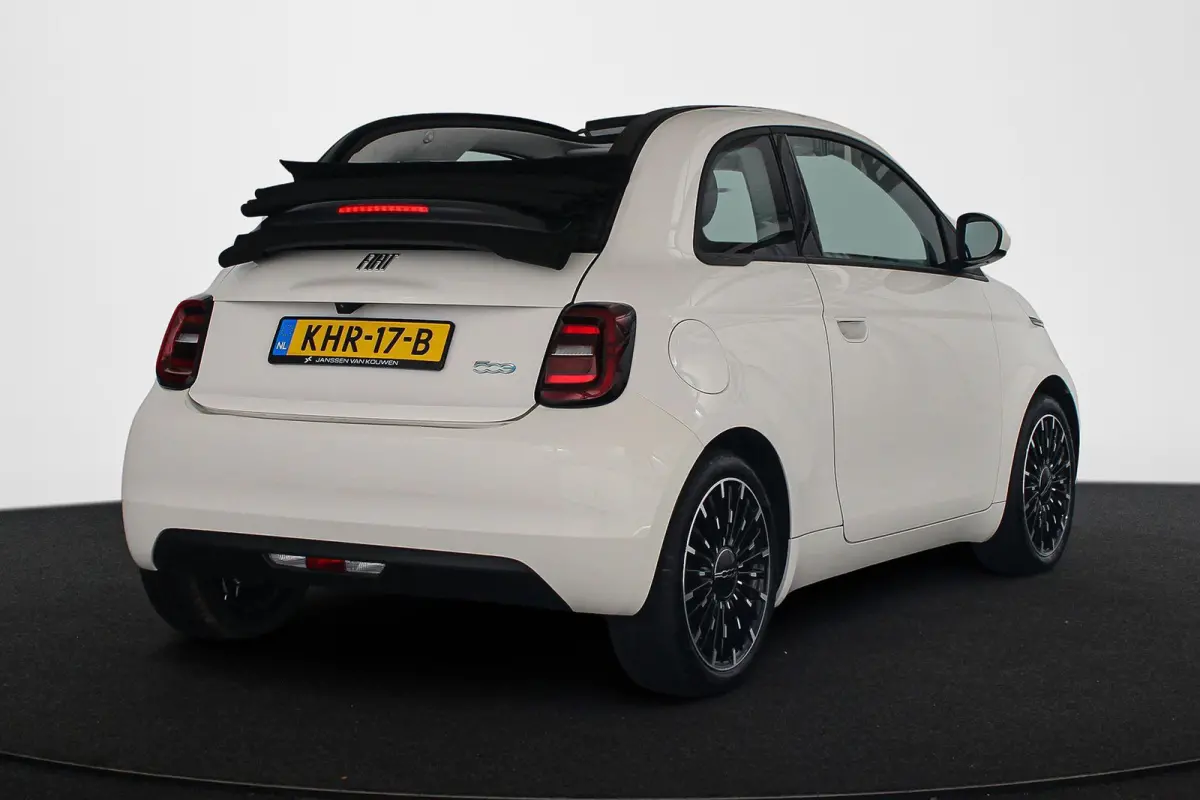 Icon 42 kWh Stoelverwarming 17'' Diamantfinish Velgen Cruise control
