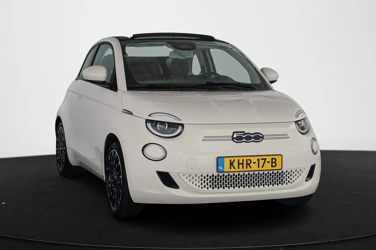 Icon 42 kWh Stoelverwarming 17'' Diamantfinish Velgen Cruise control
