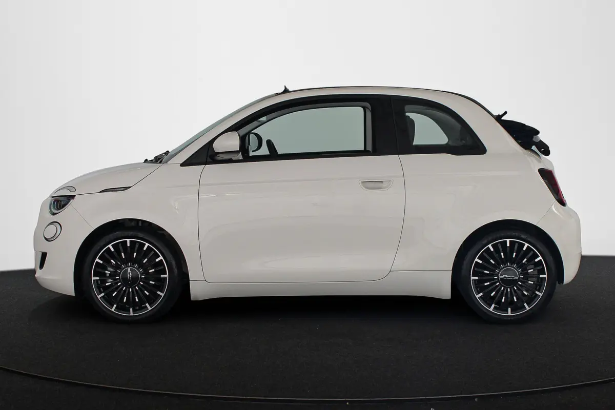 Icon 42 kWh Stoelverwarming 17'' Diamantfinish Velgen Cruise control