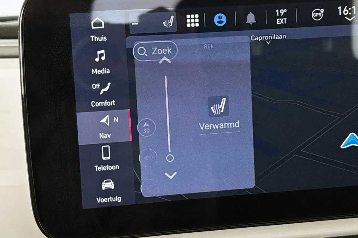 Icon 42 kWh Stoelverwarming 17'' Diamantfinish Velgen Cruise control