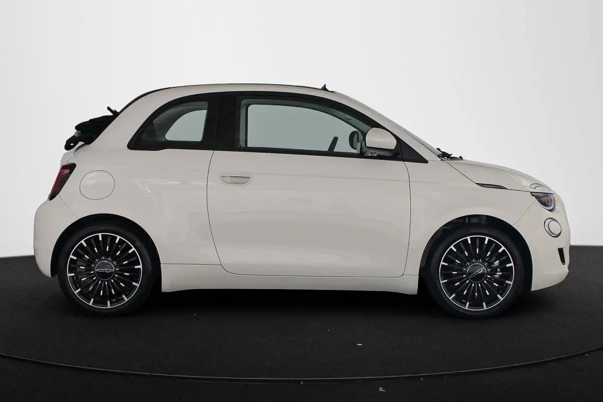 Icon 42 kWh Stoelverwarming 17'' Diamantfinish Velgen Cruise control