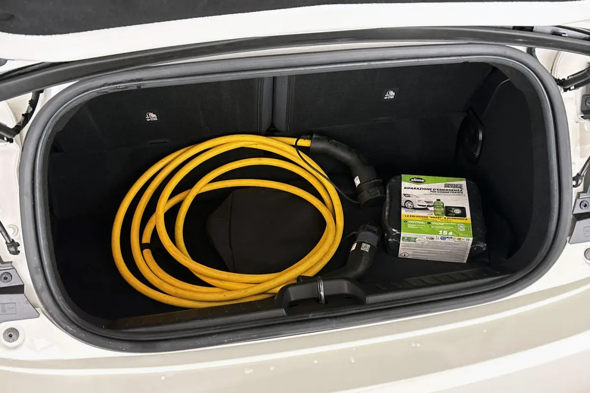 Icon 42 kWh Stoelverwarming 17'' Diamantfinish Velgen Cruise control