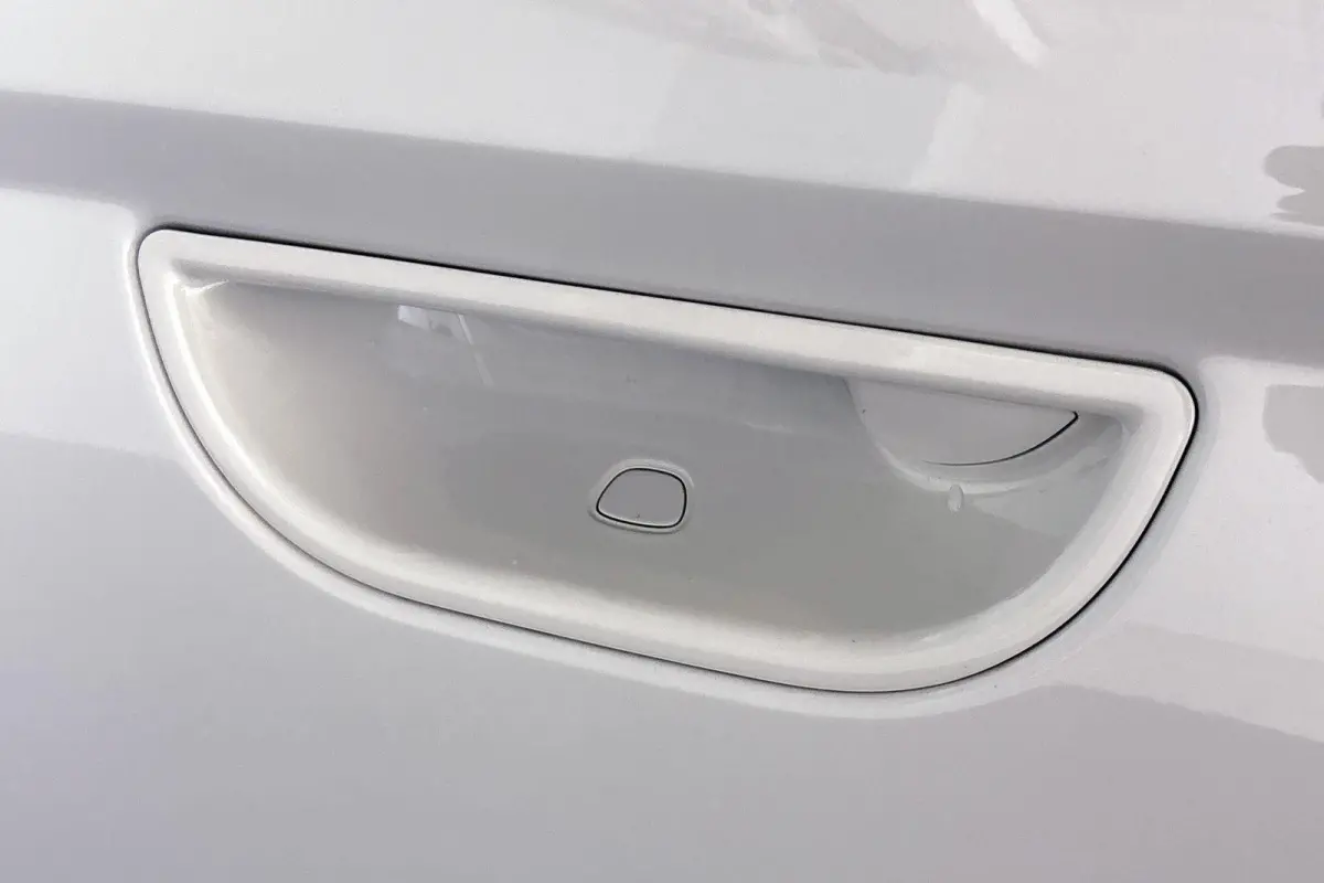 Icon 42 kWh Stoelverwarming 17'' Diamantfinish Velgen Cruise control