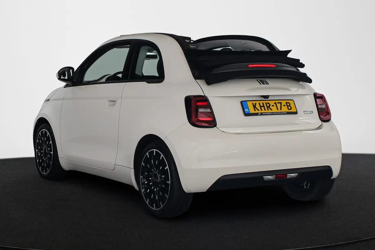 Icon 42 kWh Stoelverwarming 17'' Diamantfinish Velgen Cruise control