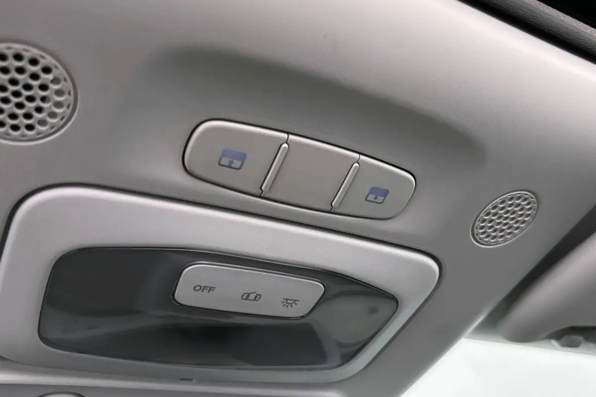 Icon 42 kWh Stoelverwarming 17'' Diamantfinish Velgen Cruise control