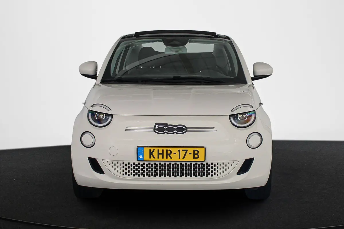 Icon 42 kWh Stoelverwarming 17'' Diamantfinish Velgen Cruise control
