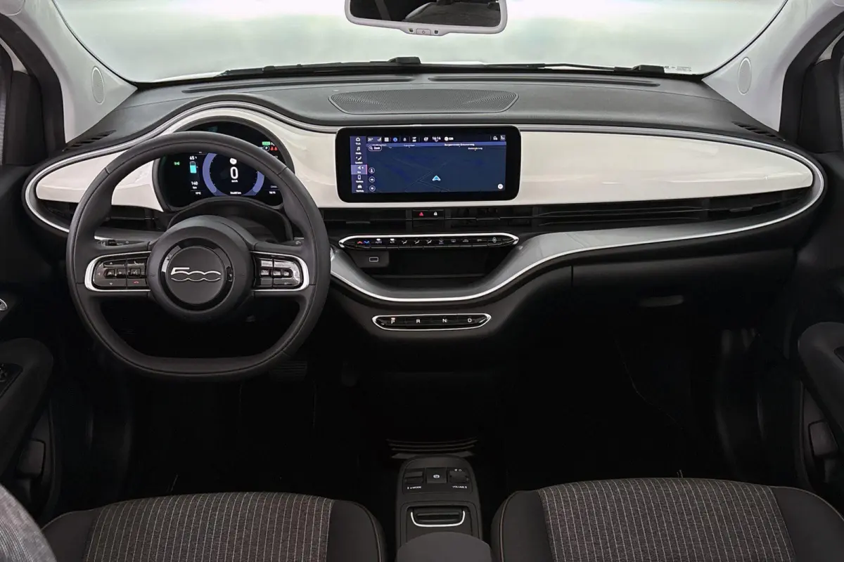 Icon 42 kWh Stoelverwarming 17'' Diamantfinish Velgen Cruise control
