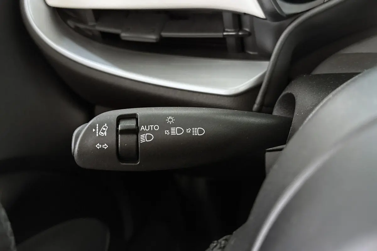 Icon 42 kWh Stoelverwarming 17'' Diamantfinish Velgen Cruise control