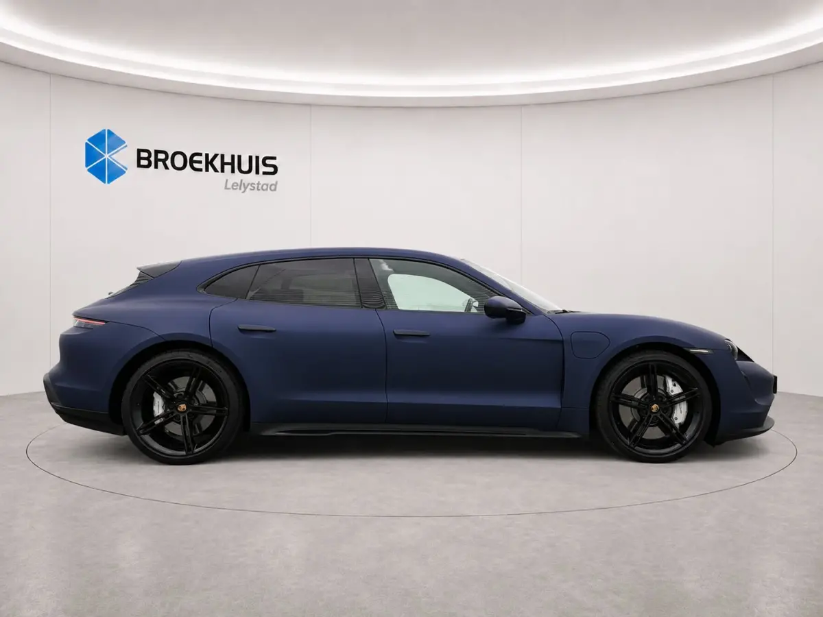 93KWH 475PK PERFORMANCE / LED MATRIX / PERFORMANCE BATTERY / PORSCHE SERVICE BUNDEL / PANO. DAK / BOSE SOUNDSYSTEM / ADAPT. CRUISE / LUCHTVERING / NL AUTO / UNIEK !!