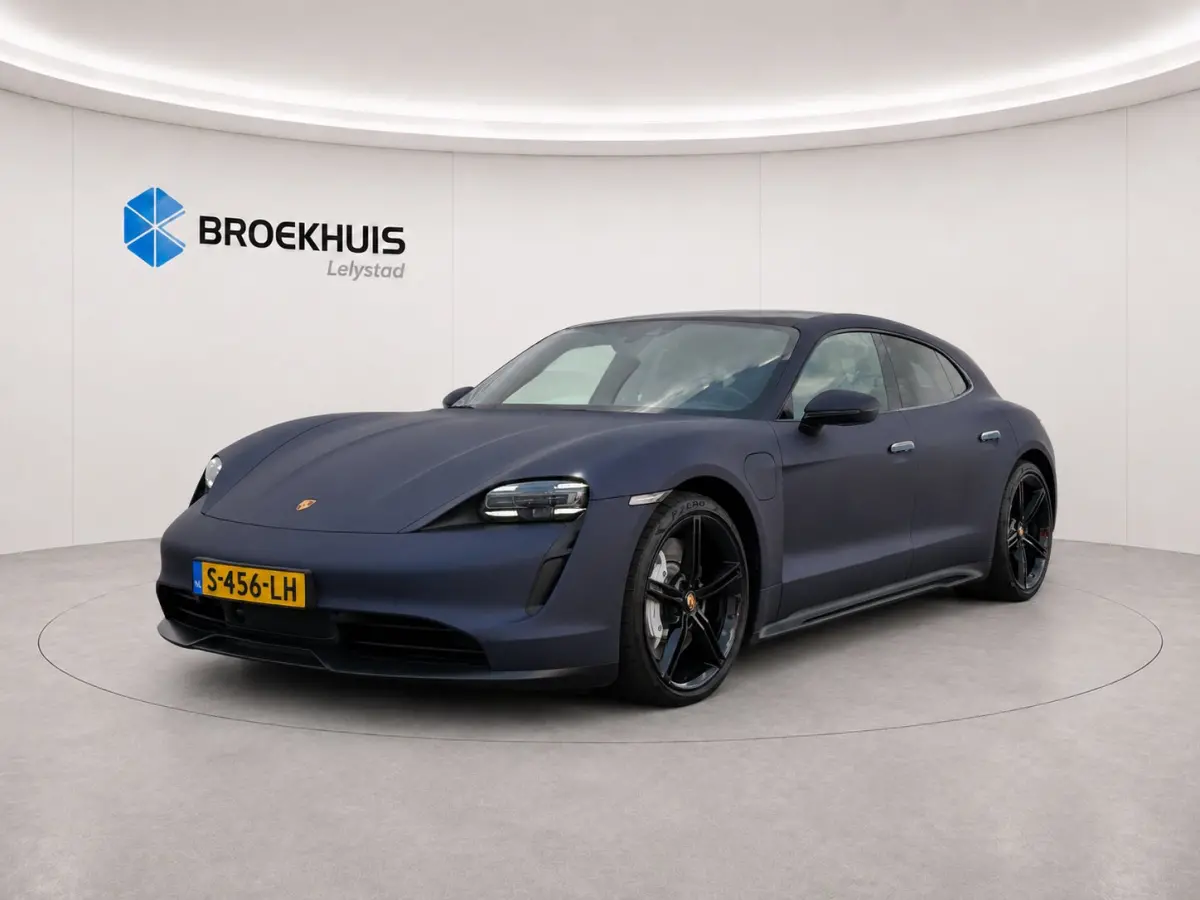 93KWH 475PK PERFORMANCE / LED MATRIX / PERFORMANCE BATTERY / PORSCHE SERVICE BUNDEL / PANO. DAK / BOSE SOUNDSYSTEM / ADAPT. CRUISE / LUCHTVERING / NL AUTO / UNIEK !!